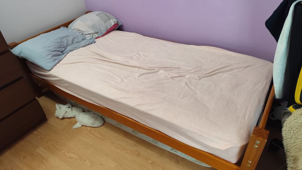 Cama solteiro  Ikea