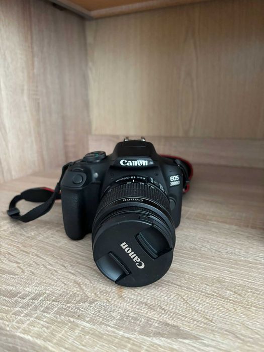 Lustrzanka Canon EOS 2000d