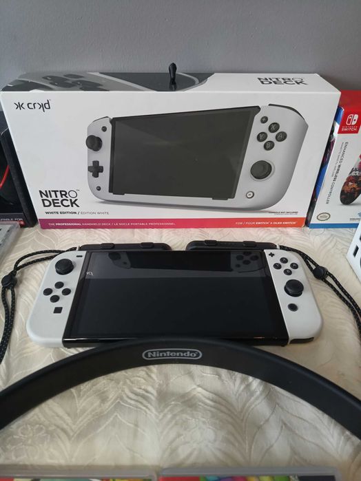 Switch OLED, zadbany, bogaty zestaw.