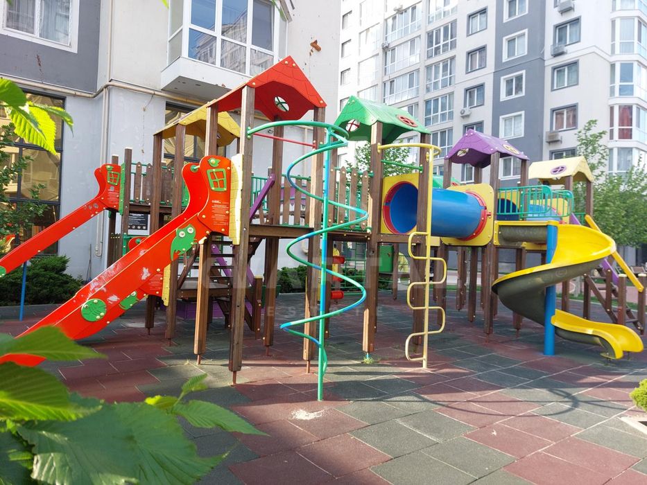 Продам 2-к. квартиру з  кухнею 32 м2 в ЖК Континент!