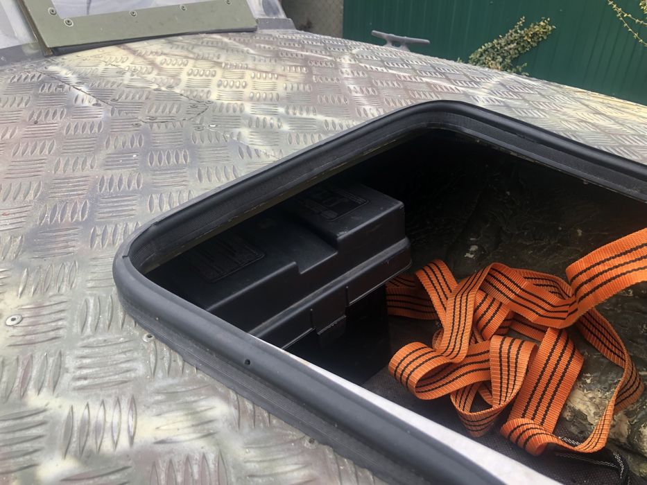 Човень ОБЬ 1 з двигуном Mercury F30ELPT та лафетом