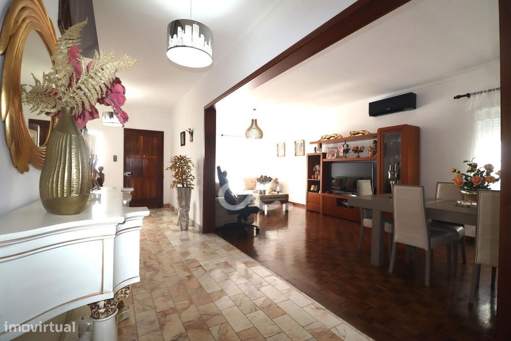 Moradia com 4+1 Quartos - Ribeira Seca - Ribeira Grande