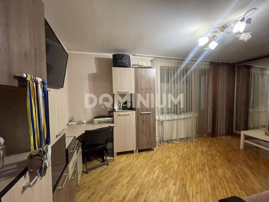 Продається квартира в м. Хуст, можливе переоформлення під комерцію
