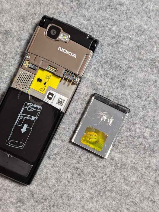 Telefon komórkowy Nokia N76