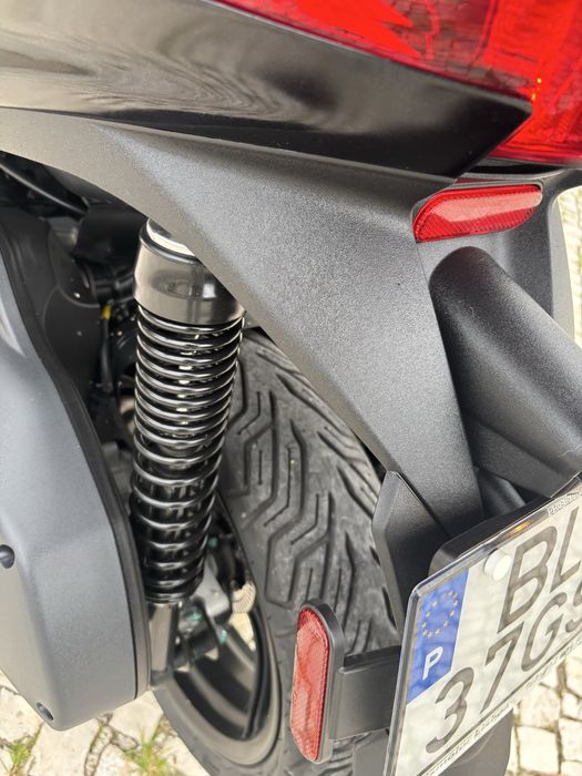 Piaggio MP3 300 HPE Deep Black Editon 2024