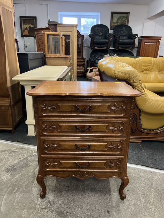 Szafka Ludwikowska/Raty