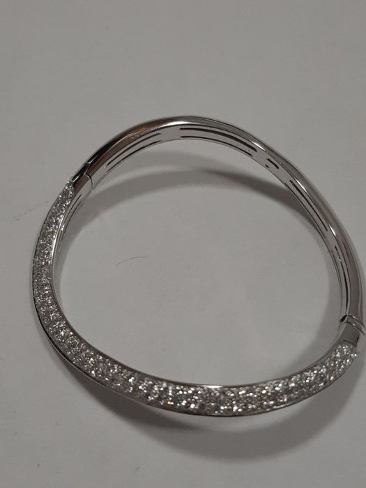 Золотой браслет с бриллиантами 3.77ct.