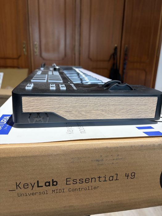 Teclado MIDI Arturia KeyLab Essential 49 mk3 black
