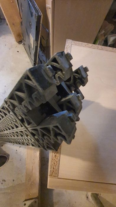 Listwa zębata ROA6 nylonowa z rdzeniem stalowym w odcinkach po 1 mb.