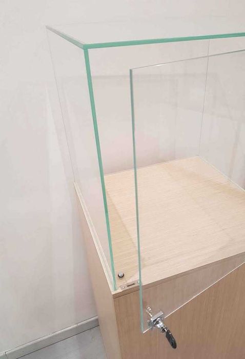 VITRINE • EXPOSITOR - CENTRO DE ÁGUEDA