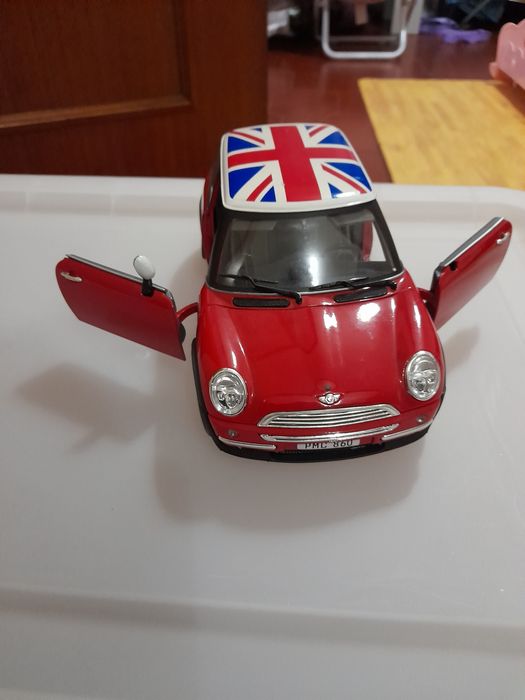 Carros metálicos