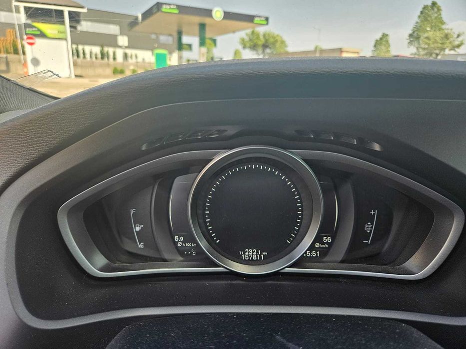 Volvo V40 R design 2018 ( Todas assistencias  na marca)