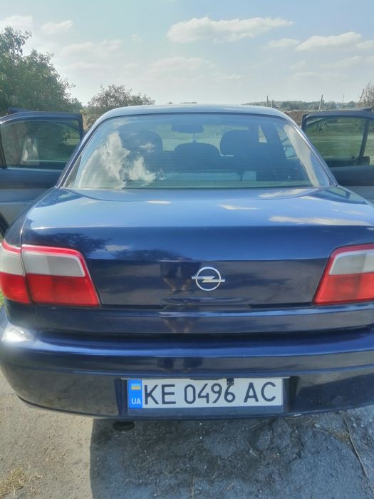 Продам Опель омега 2000р.с пробегом