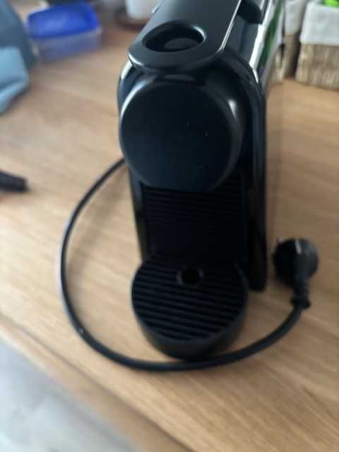 Máquina de Café Nespresso Essenza Mini