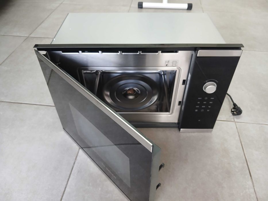 Micro ondas integrável com grill bosch BEL523MSO