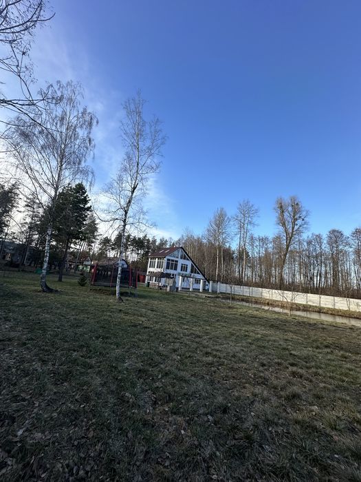 Будинок у Київській області в лісі подобово від господарів