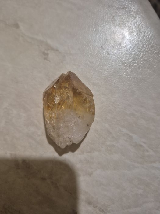 Натуральный камень.  Цитрин