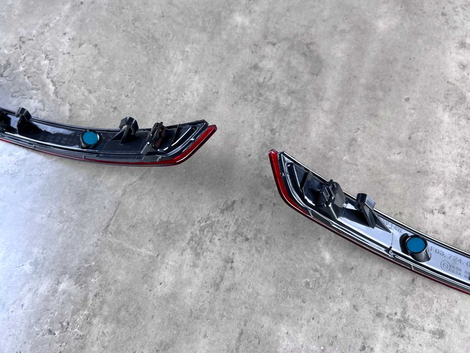 Відбивач ( катафот ) - S Line - AUDI Q8 - 4M8945701 / 4M8945702