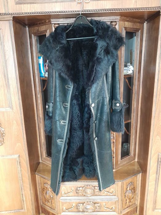 Kożuch damski czarny krysztalek