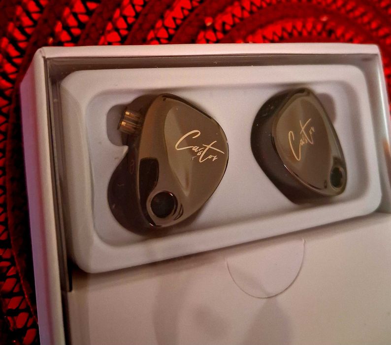 Monitorização de palco e estúdio KZ in-ears