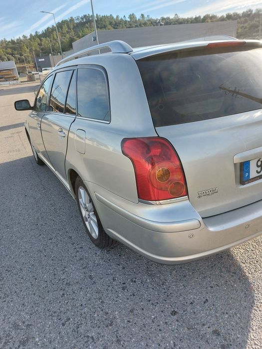 Viatura toyota avensis t25