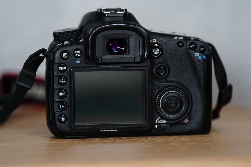 Canon EOS 7D plus obiektywy