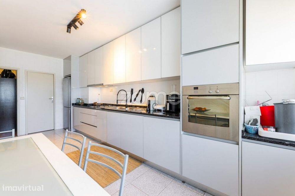 Apartamento T4 com 189m2 em Maximinos - Braga