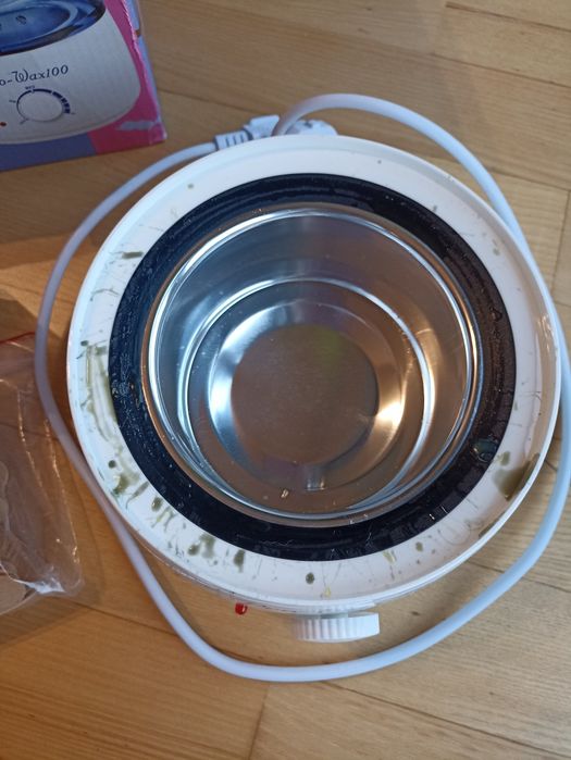 Podgrzewacz do wosku, wosk, szpatułki