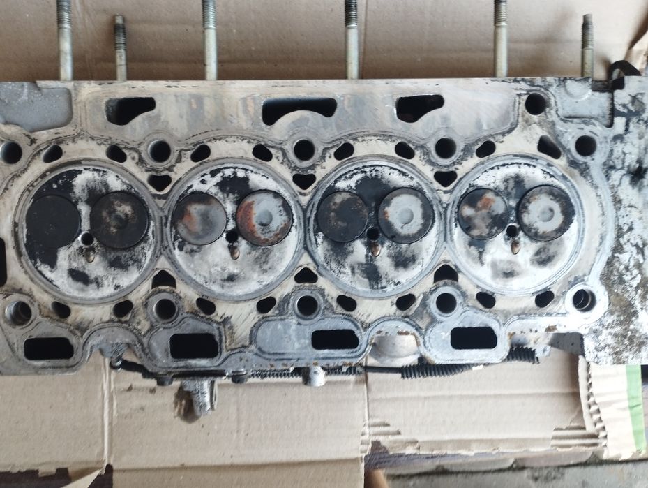 Гбц головка блока Пежо форд цітроен 1.4 hdi tdci