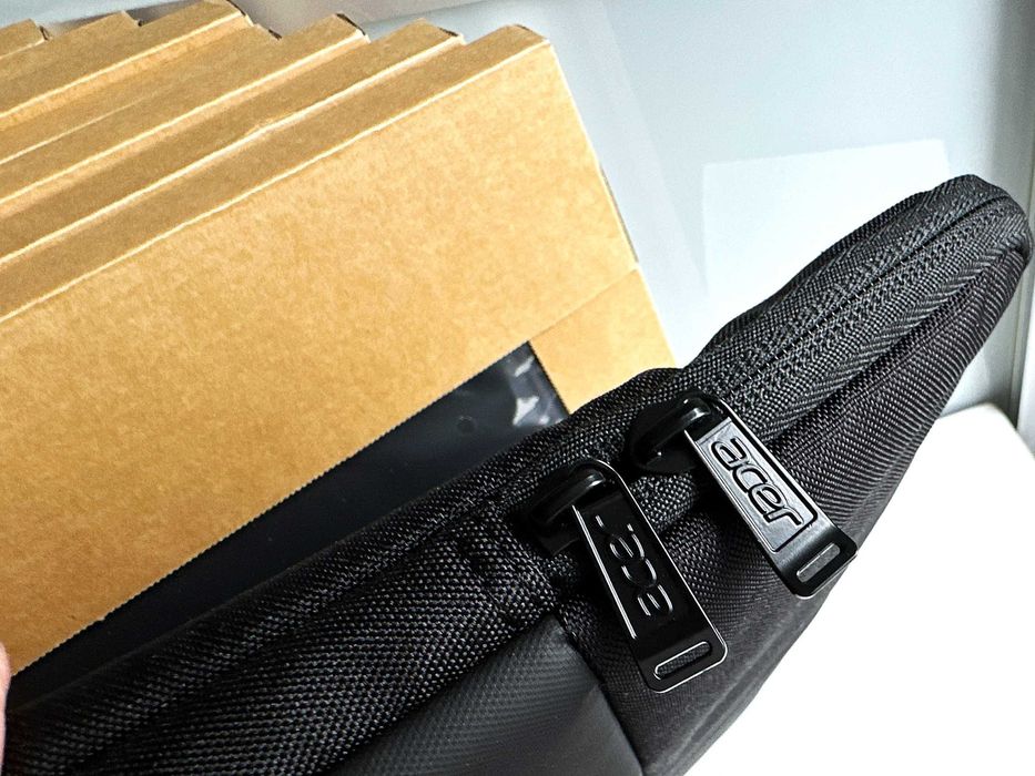 Чoхoл сумка футляр кейс 31 см х 39 см  для 15.6  та 16 дюймів