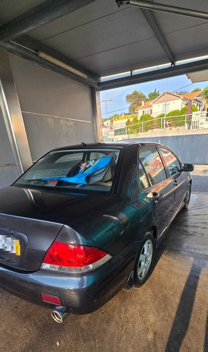 Mitsubishi Lancer 1.3 de 2005 com 123.000km