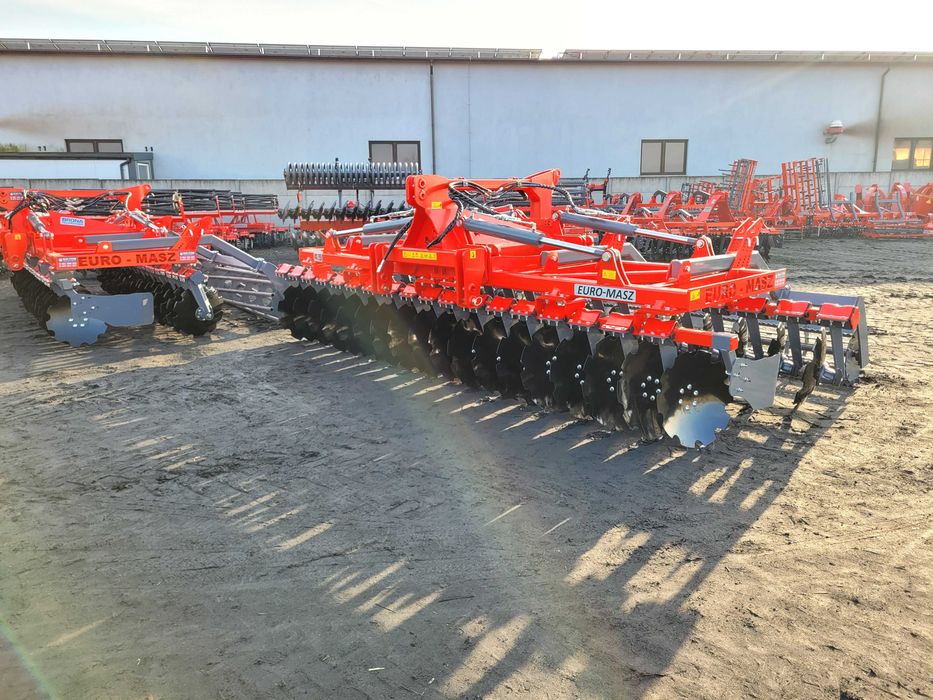 Nowa brona talerzowa (talerzówka) Euro-Masz – hydrauliczna 4,0–6,0 m