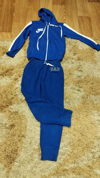 Продам спортивный костюм р. 140-160