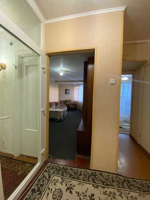 Продам большую 1к. квартиру в кирпичном доме на жм Тополь