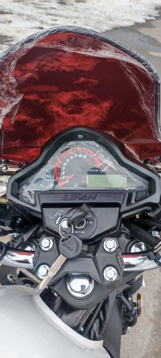 Мотоцикл Lifan KP200 (Lifan Irokez)Лифан Ирокез червоний, жовтий, чорн