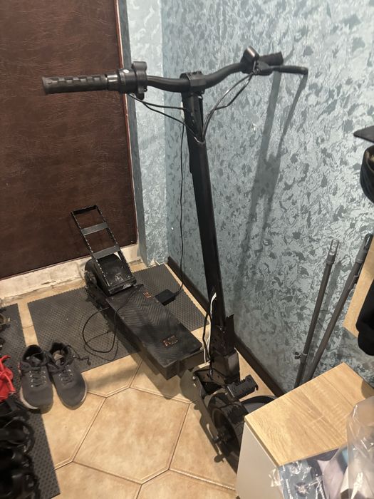 продаю електросамокат kukirin g2 custom