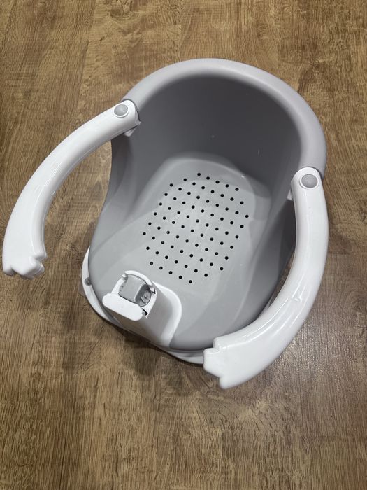 Стільчик для купання у ванну дитячий