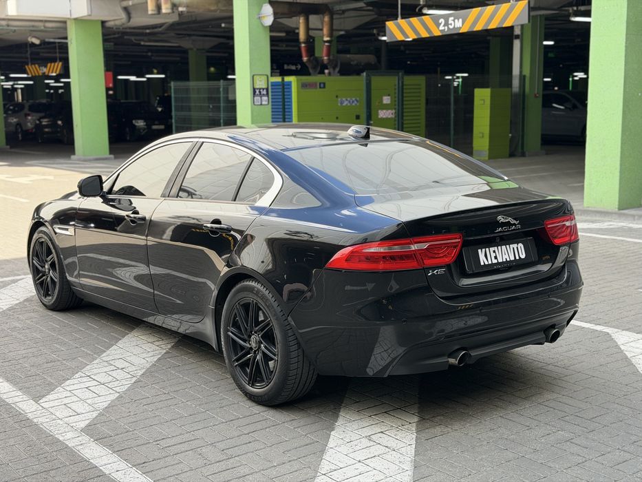 Jaguar XE 2016 2.0 бензин