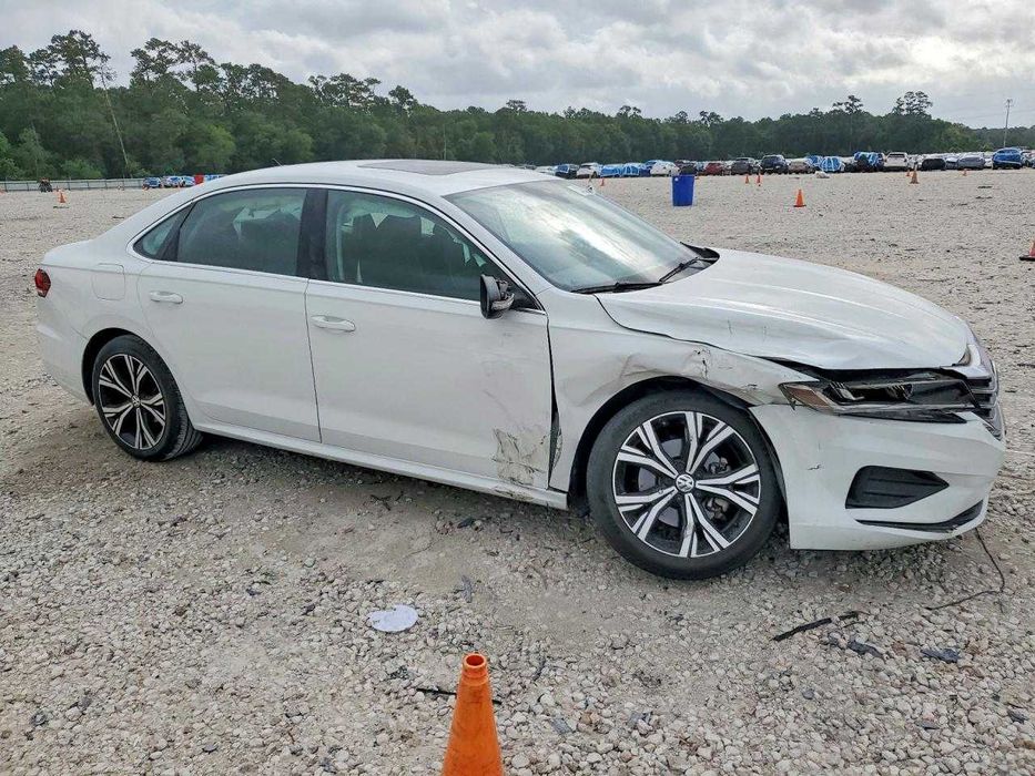 2022 VOLKSWAGEN Passat