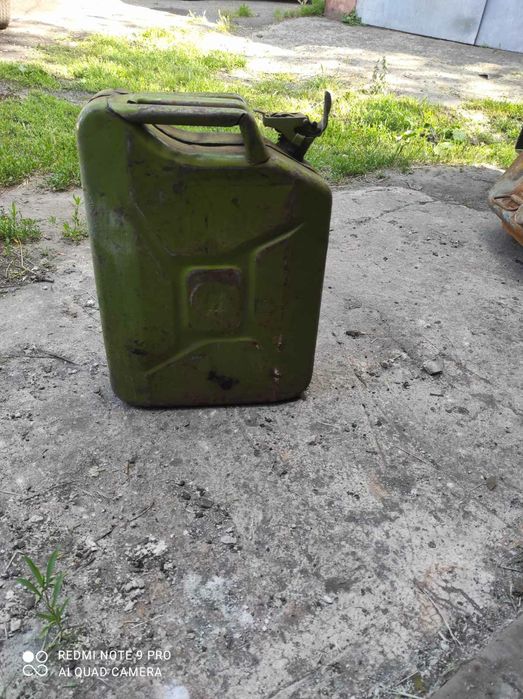 Продам канистры б/у