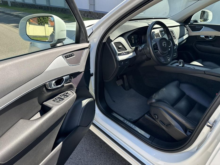 VOLVO  XC 90  2022рік