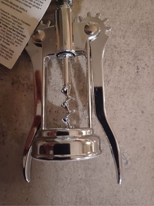 Korkociag metalowy nowy
