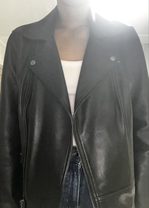 Жіноча шкіряна куртка massimo dutti