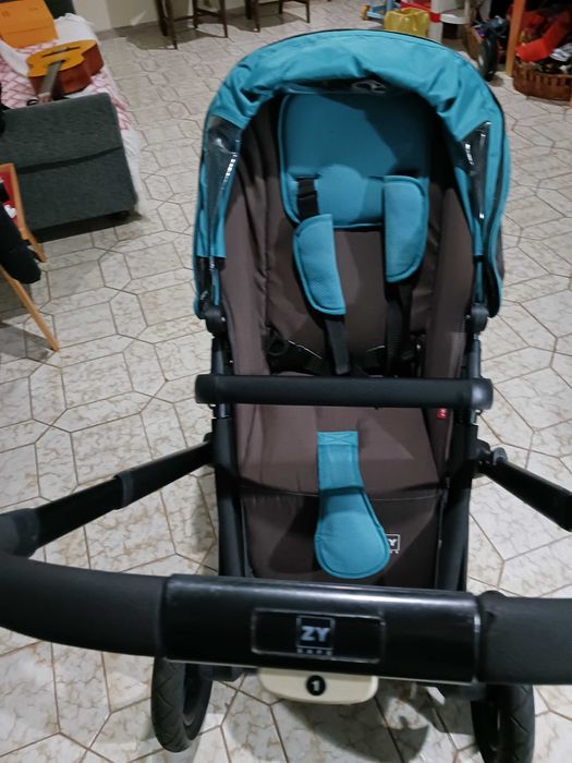 Carrinho de bebé em muito bom estado Zippy