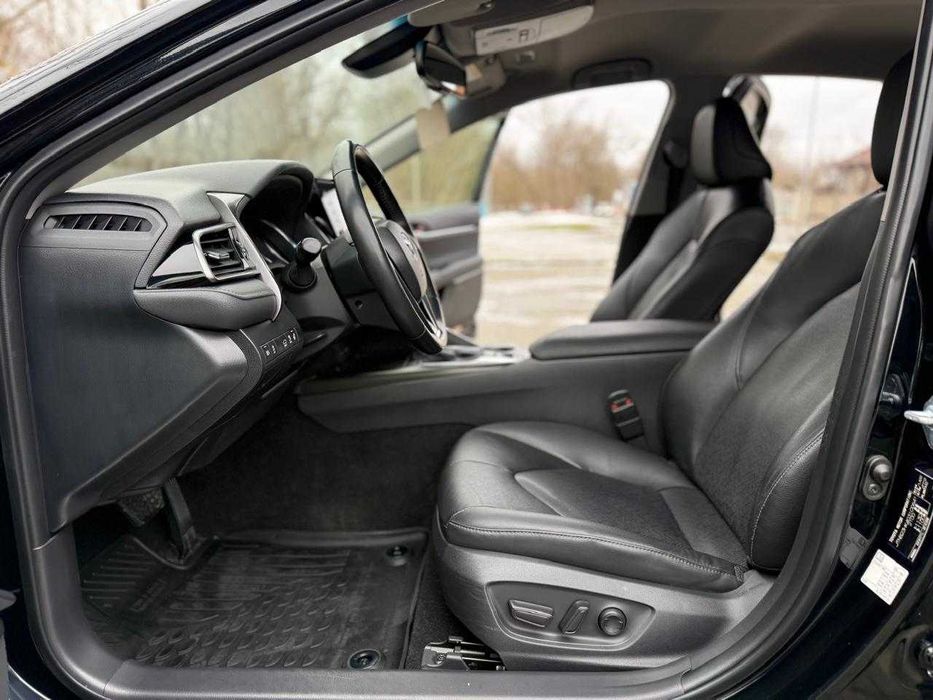 Toyota Camry 2021 2.5 Гібрид