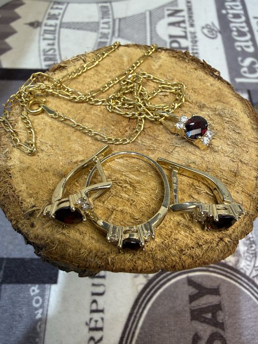 Золотий набір з гранатами