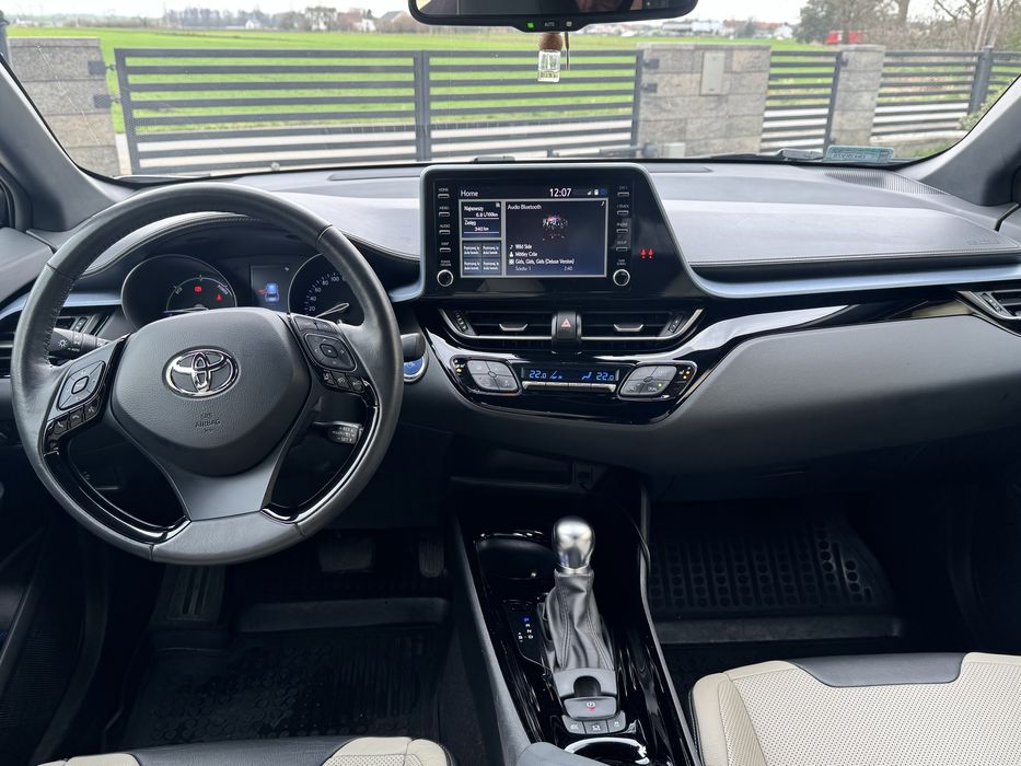 Toyota  C-HR Hybrid