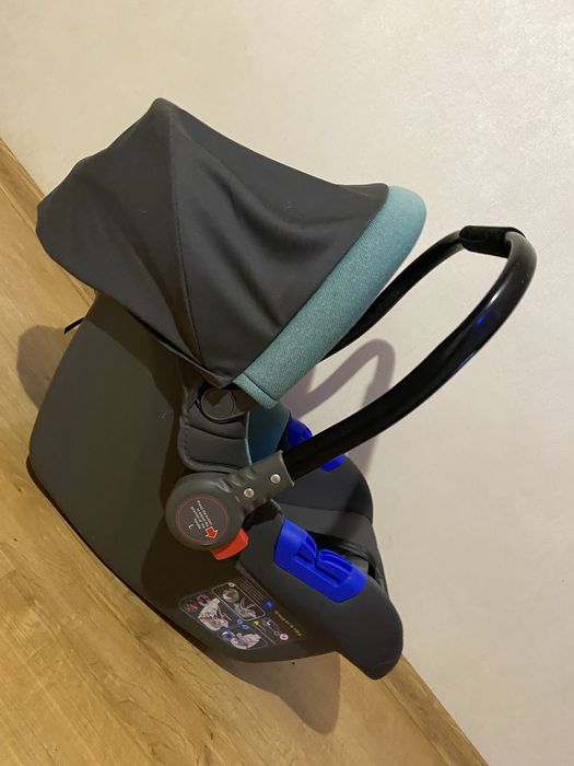 Дитяче автокрісло-люлька до 1 року.