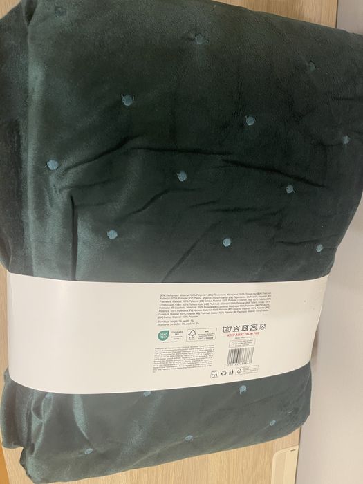 Narzuta na łóżko 180 X 220 nowa ciemnozielona