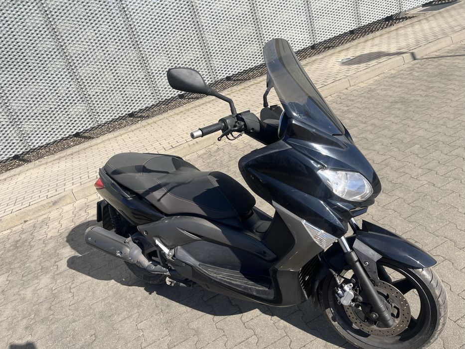 Yamaha X-max 125